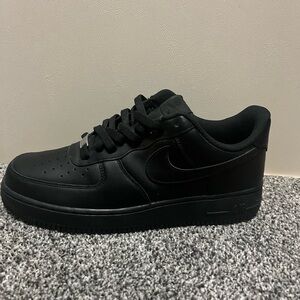 Nike Men's All-Black Sneakers